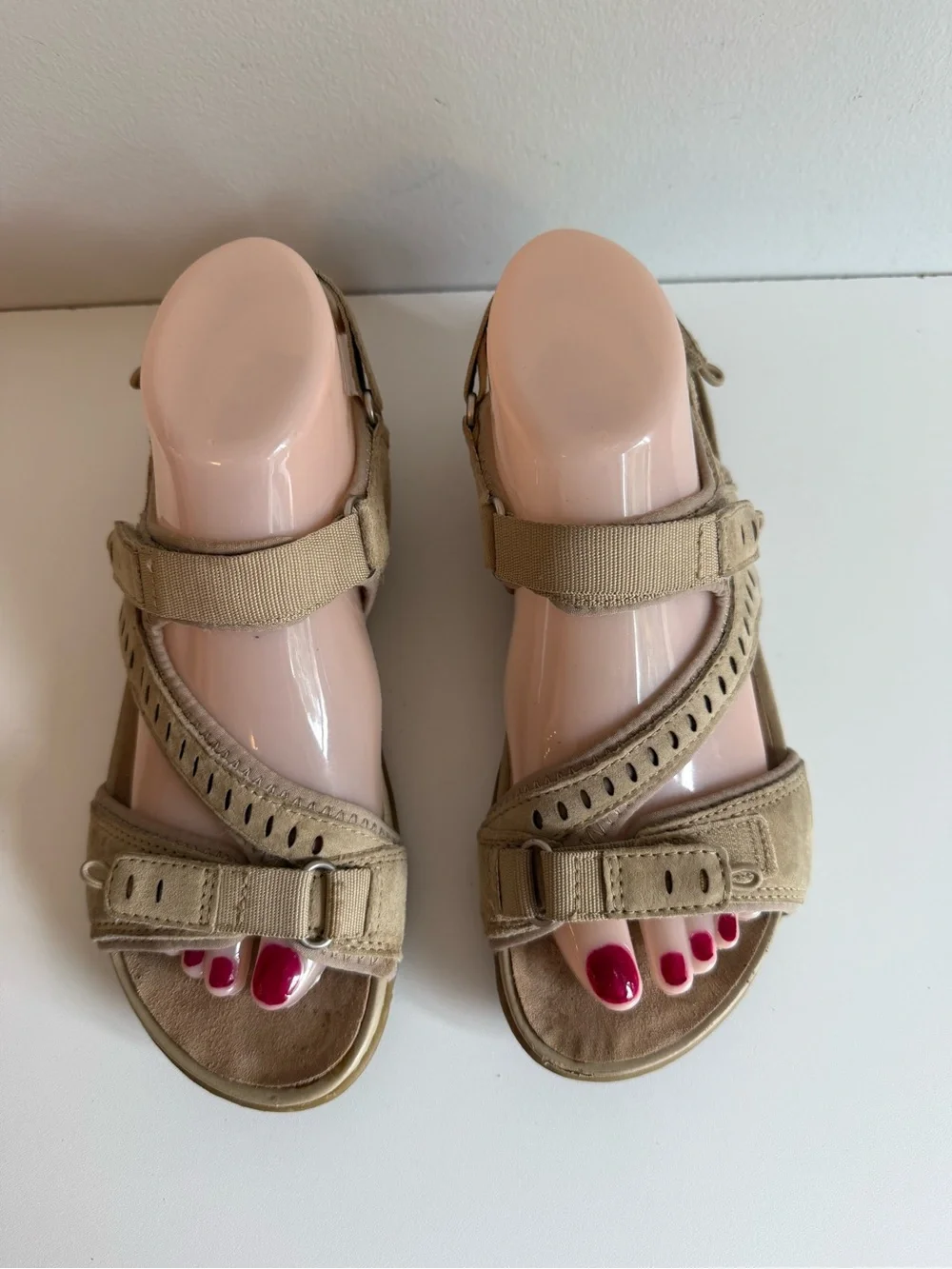EARTH Women's SZ 7 TAN Sand Nevis Strappy Outdoor Sandals